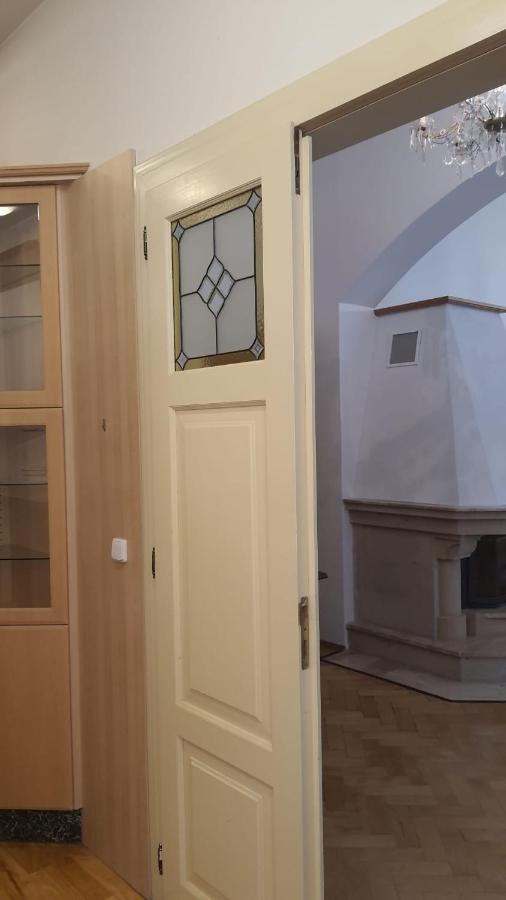 Private Room In Shared Luxurious Palace Like Apartment With 2 Bathrooms Including Whirlpool And Virtual Reality Praha Exteriér fotografie